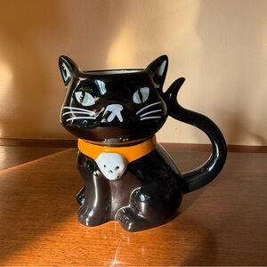 NEW! 🐈‍⬛Hyde and EEK! stoneware mug 
Figural Black Cat